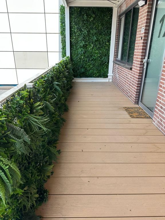 Modern city apartment with roof terrace - Image 9