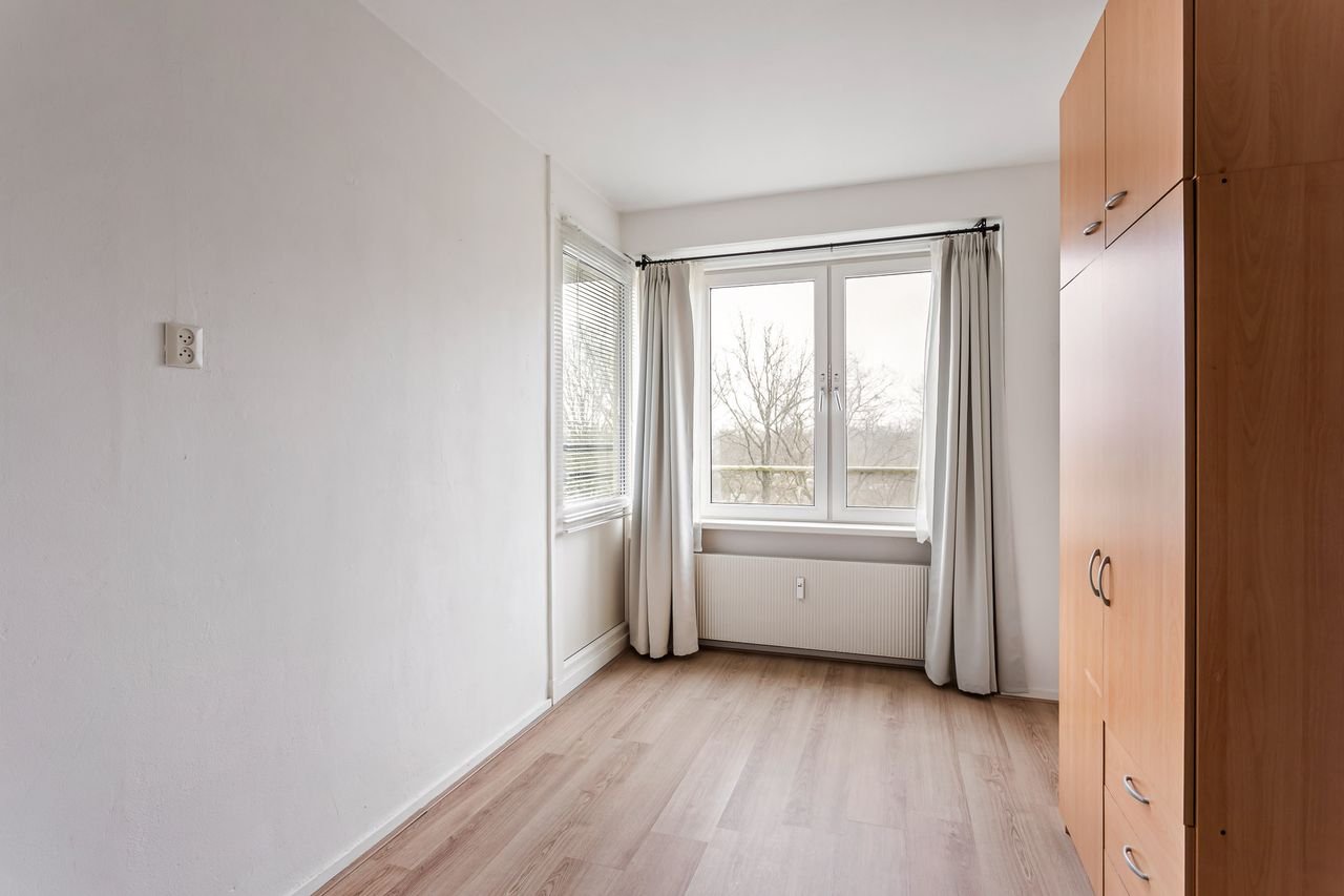 Ruim 4-kamerappartement met twee balkons - Afbeelding 11