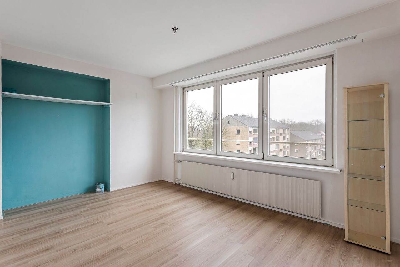 Ruim 4-kamerappartement met twee balkons - Afbeelding 9