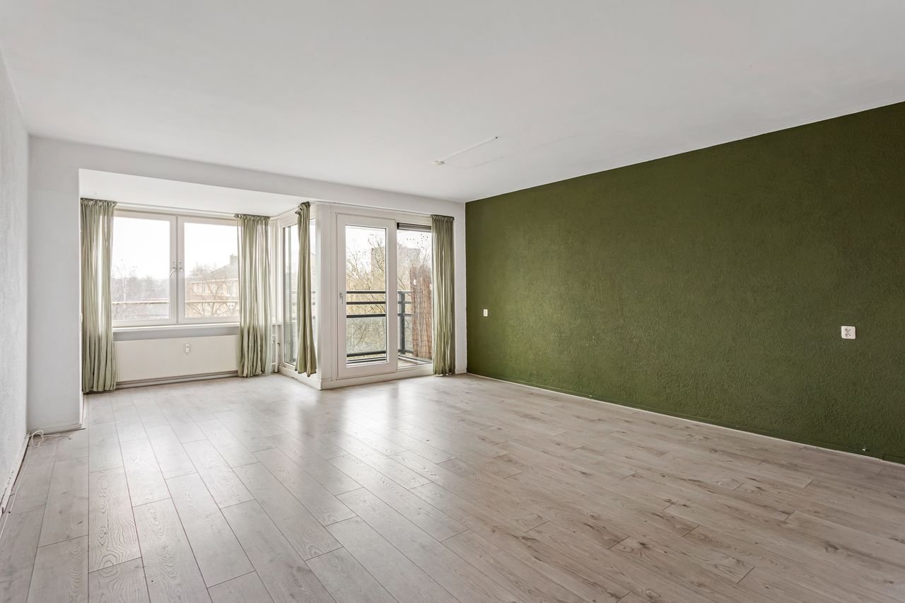 Ruim 4-kamerappartement met twee balkons - Afbeelding 3