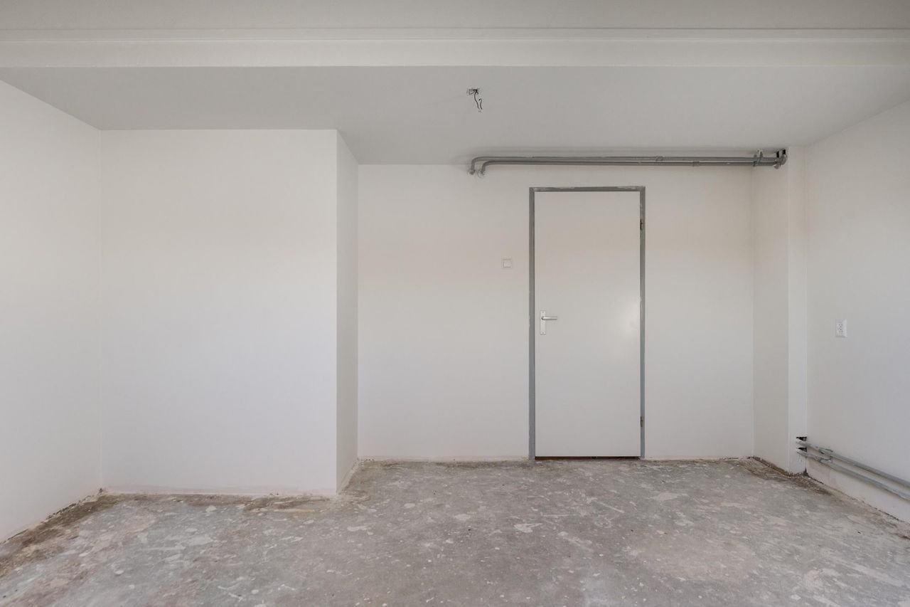 Renovated terraced house in Noordgeest - Image 10