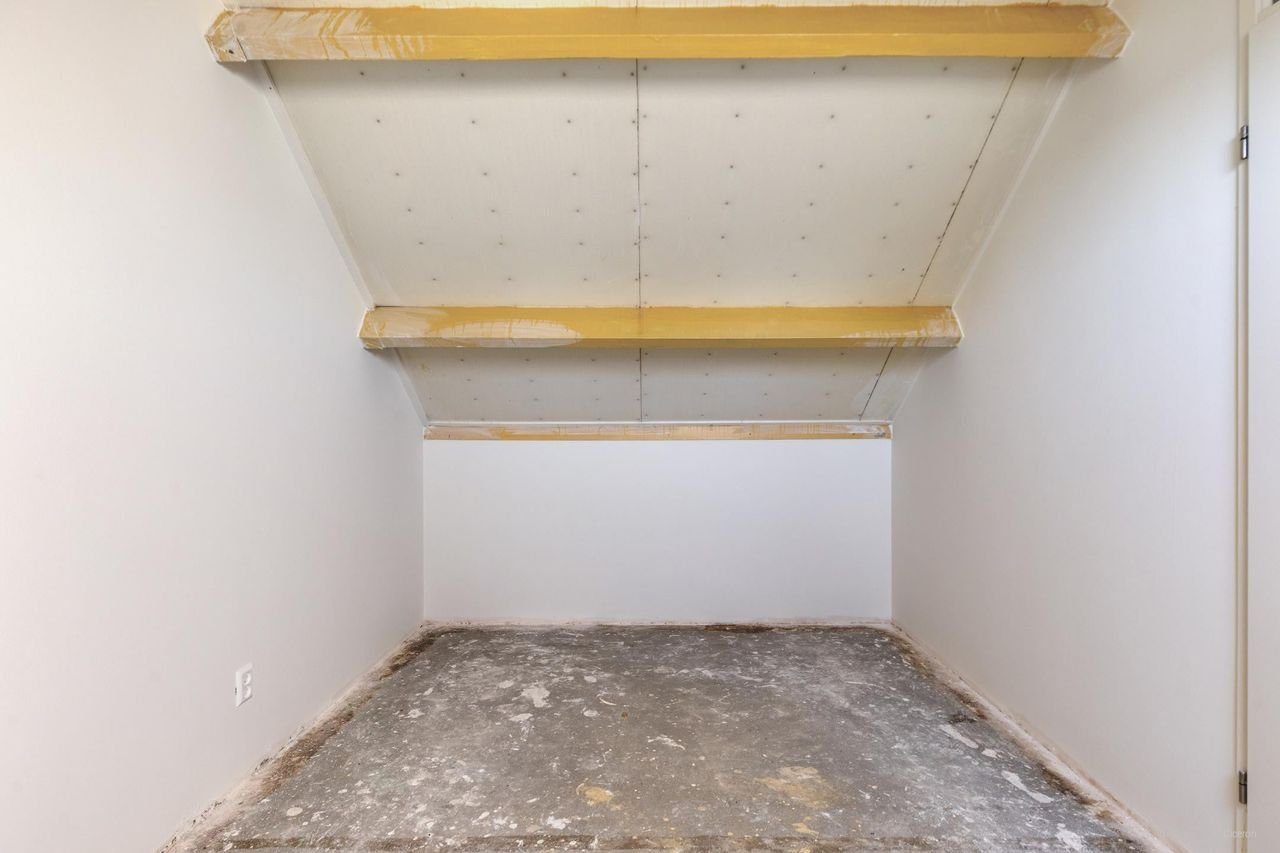 Renovated terraced house in Noordgeest - Image 16