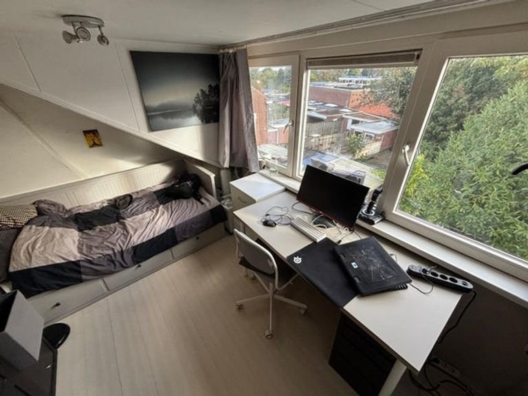 Cozy student room with garden near Saxion - Image 2
