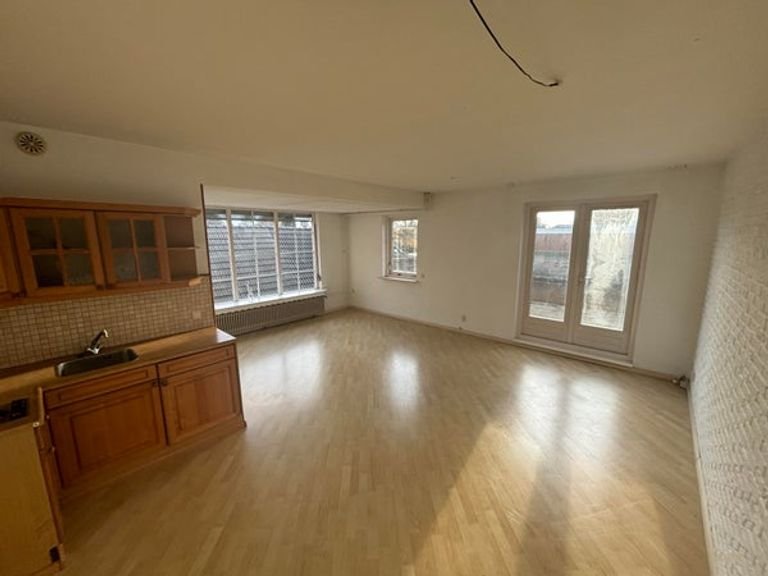 Upper Floor Apartment Oldenzaal: 4 Bedrooms, City Center - Image 3