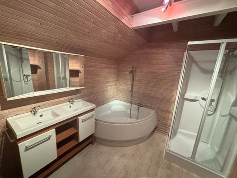 Upper Floor Apartment Oldenzaal: 4 Bedrooms, City Center - Image 10