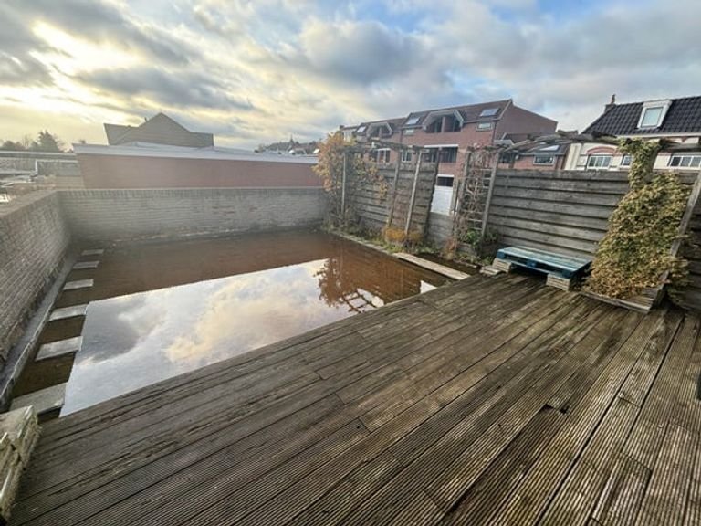 Upper Floor Apartment Oldenzaal: 4 Bedrooms, City Center - Image 12