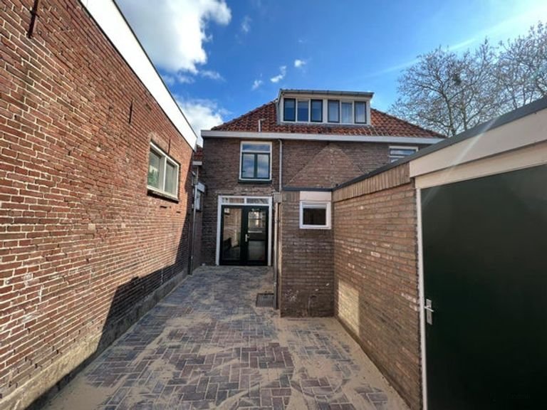 Spacious townhouse (120m²) in the center of Almelo - Image 23