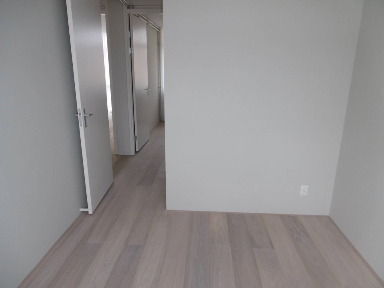 Modern 4-kamer appartement in Geuzenveld - Afbeelding 8