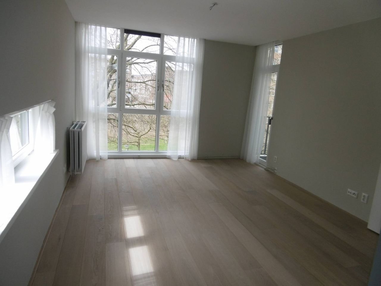 Modern 4-kamer appartement in Geuzenveld - Afbeelding 1