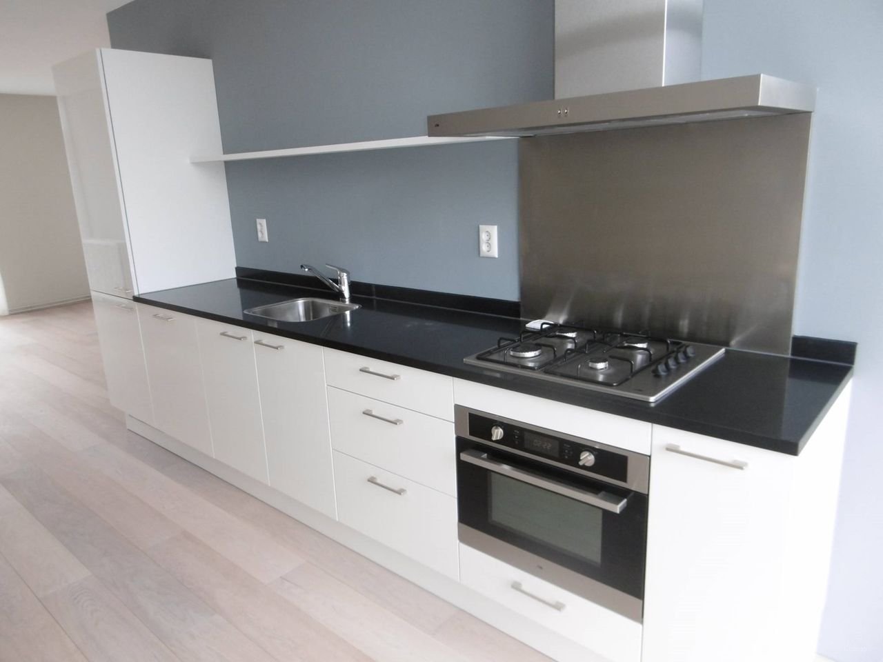 Modern 4-kamer appartement in Geuzenveld - Afbeelding 3