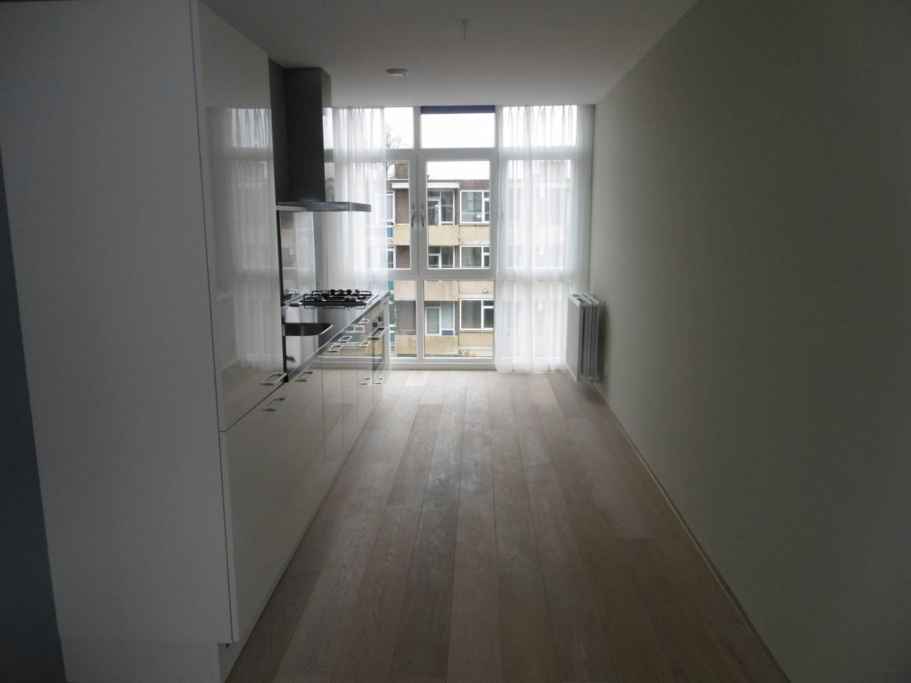 Modern 4-kamer appartement in Geuzenveld - Afbeelding 2