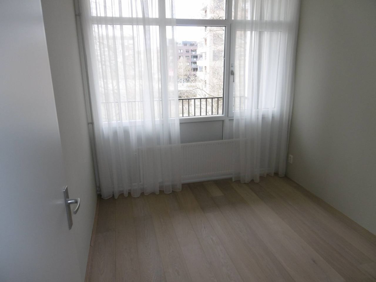 Modern 4-kamer appartement in Geuzenveld - Afbeelding 6