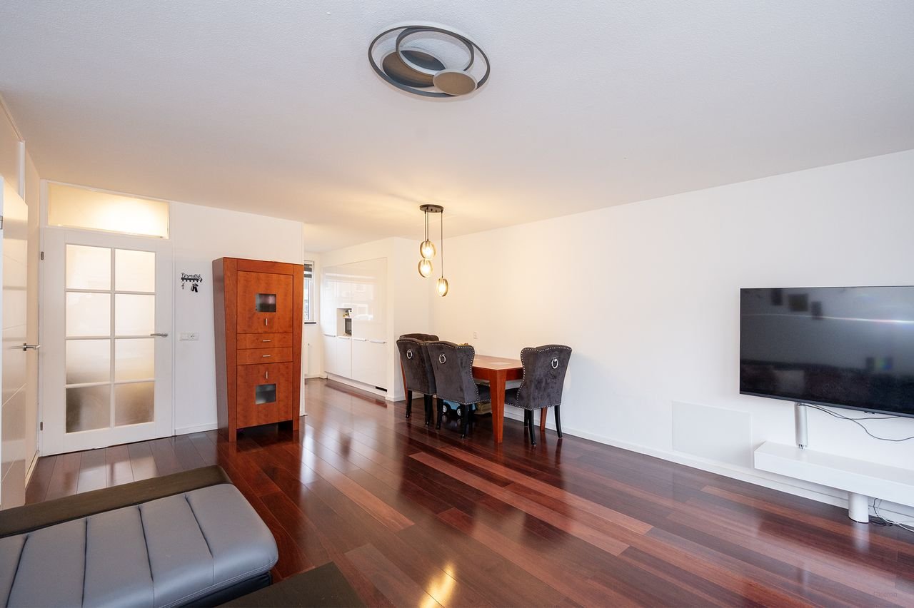 Spacious 4-bedroom family home - Image 10