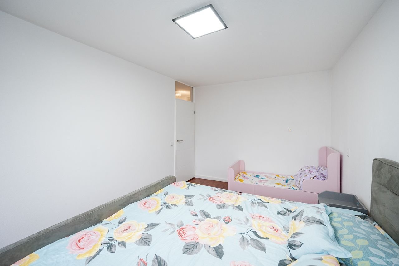 Spacious 4-bedroom family home - Image 21