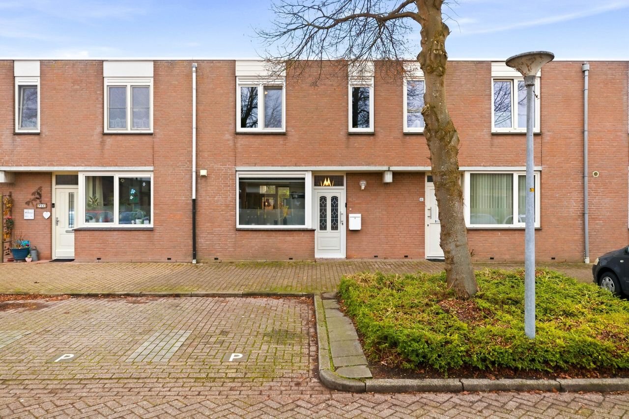 Spacious house with garden 200m from the beach - Image 2