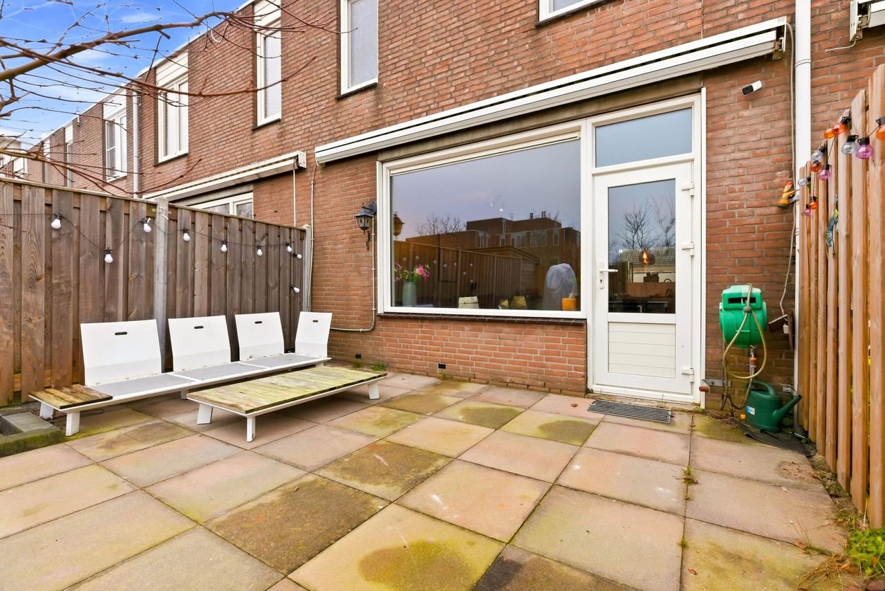 Spacious house with garden 200m from the beach - Image 42