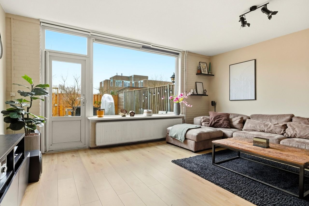 Spacious house with garden 200m from the beach - Image 12