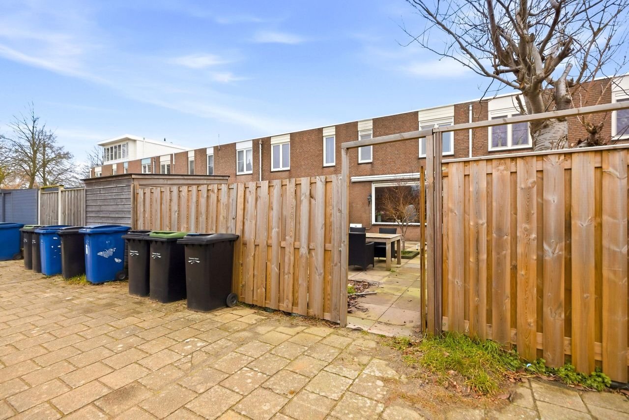 Spacious house with garden 200m from the beach - Image 48