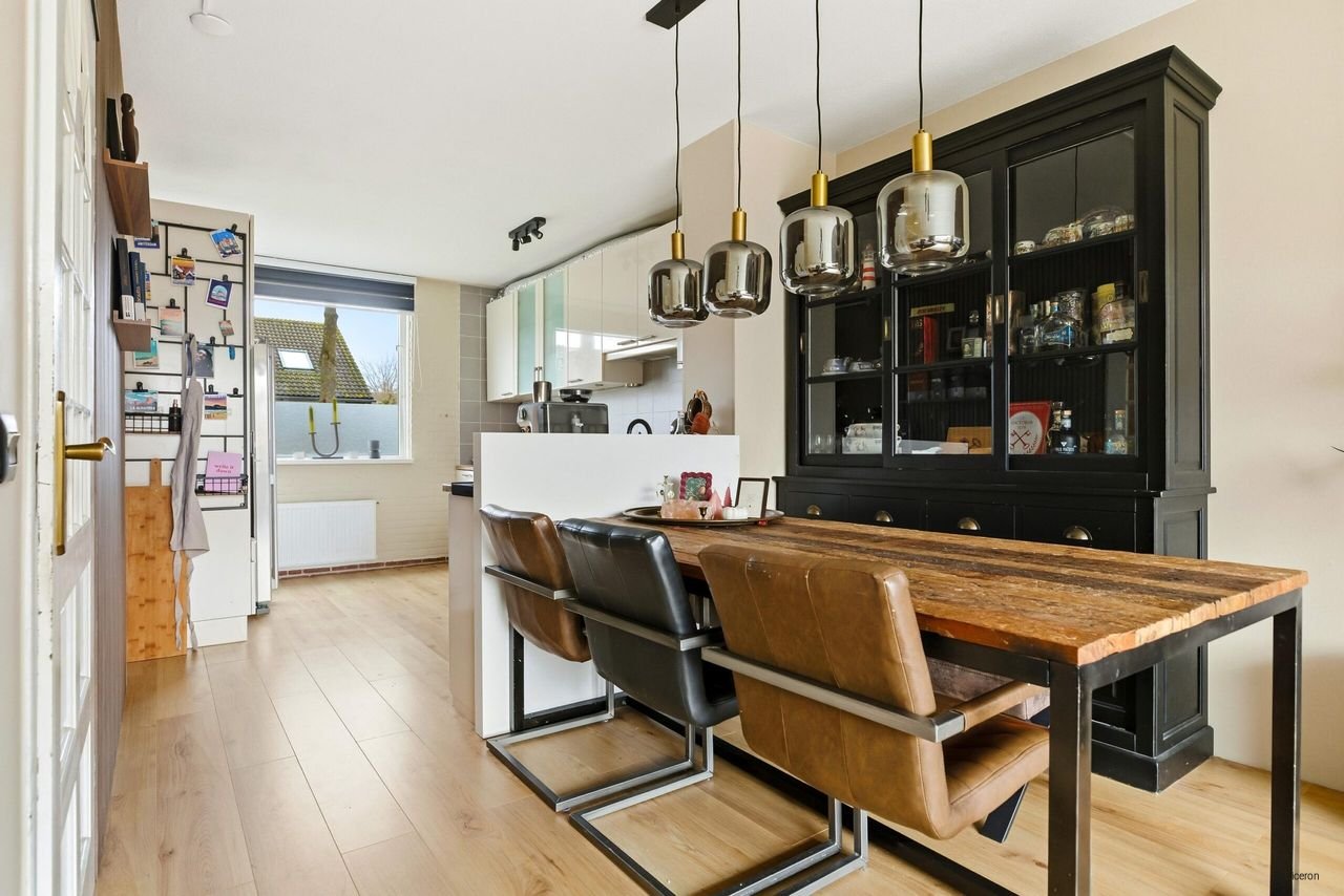 Spacious house with garden 200m from the beach - Image 13