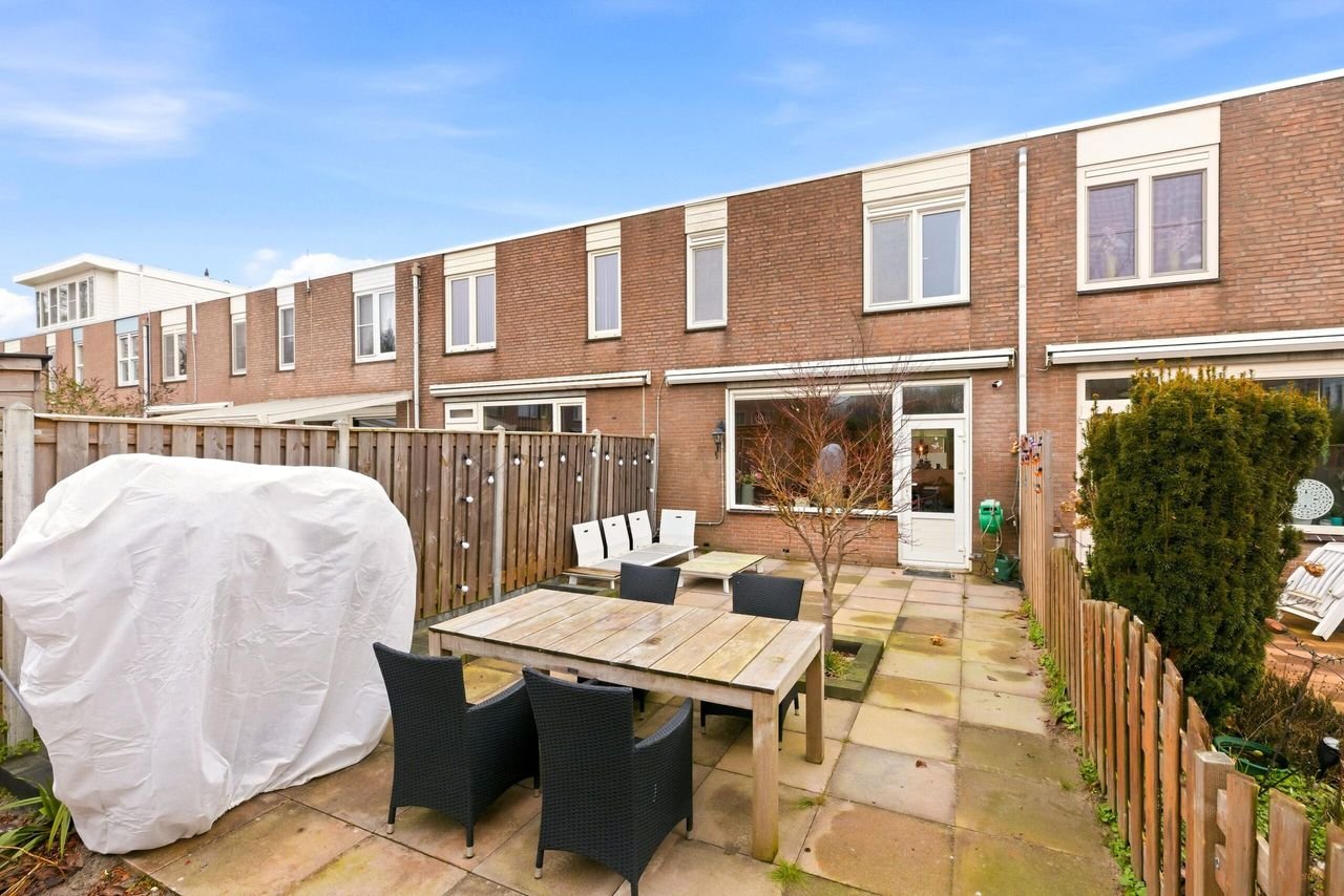 Spacious house with garden 200m from the beach - Image 45