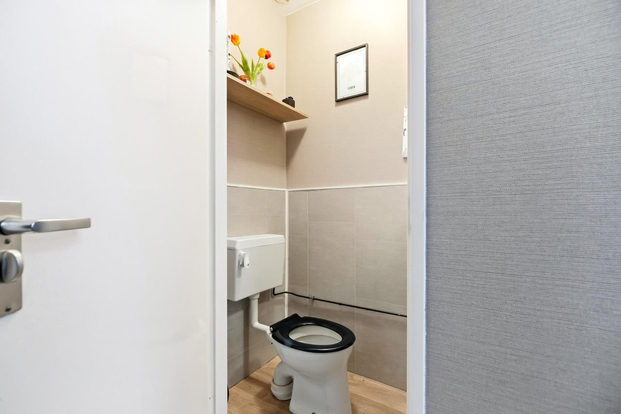 Spacious house with garden 200m from the beach - Image 6