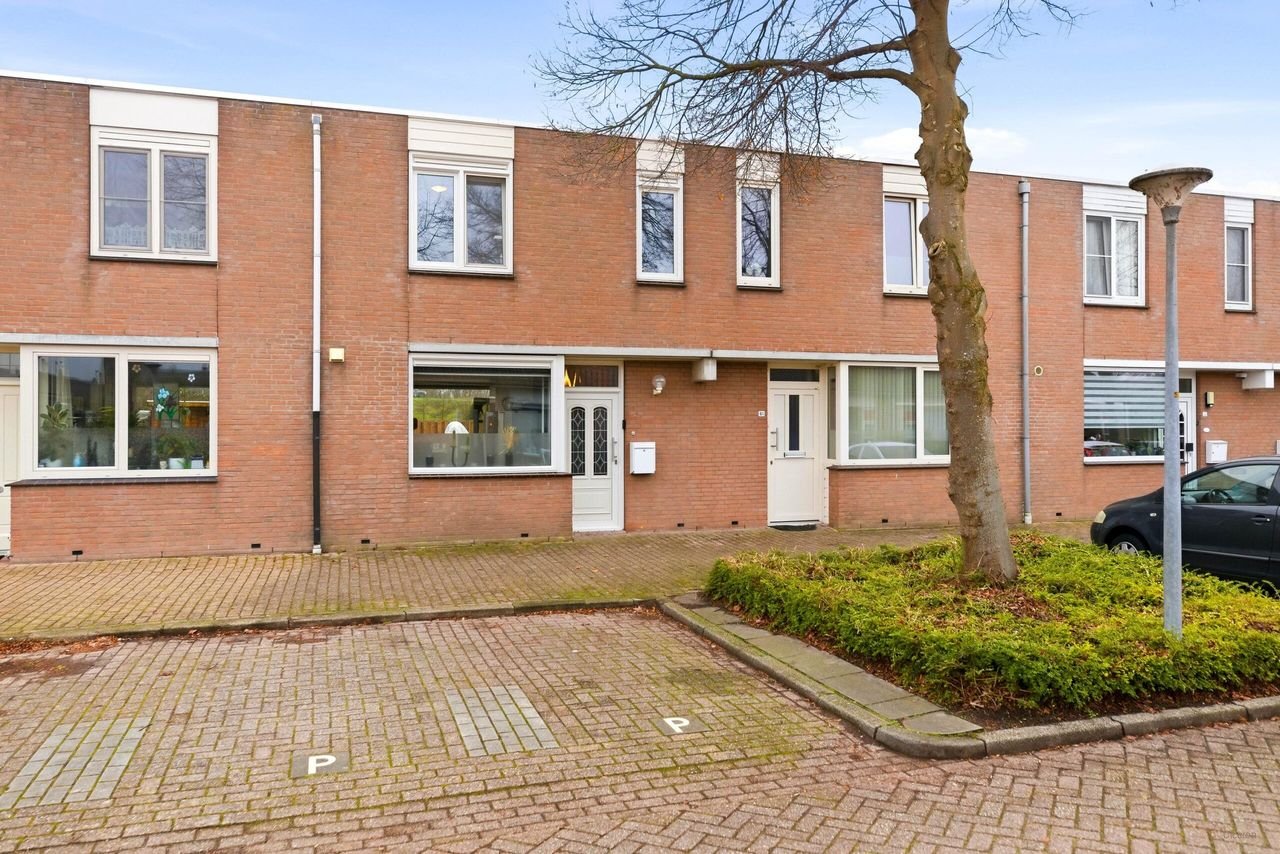 Spacious house with garden 200m from the beach - Image 3