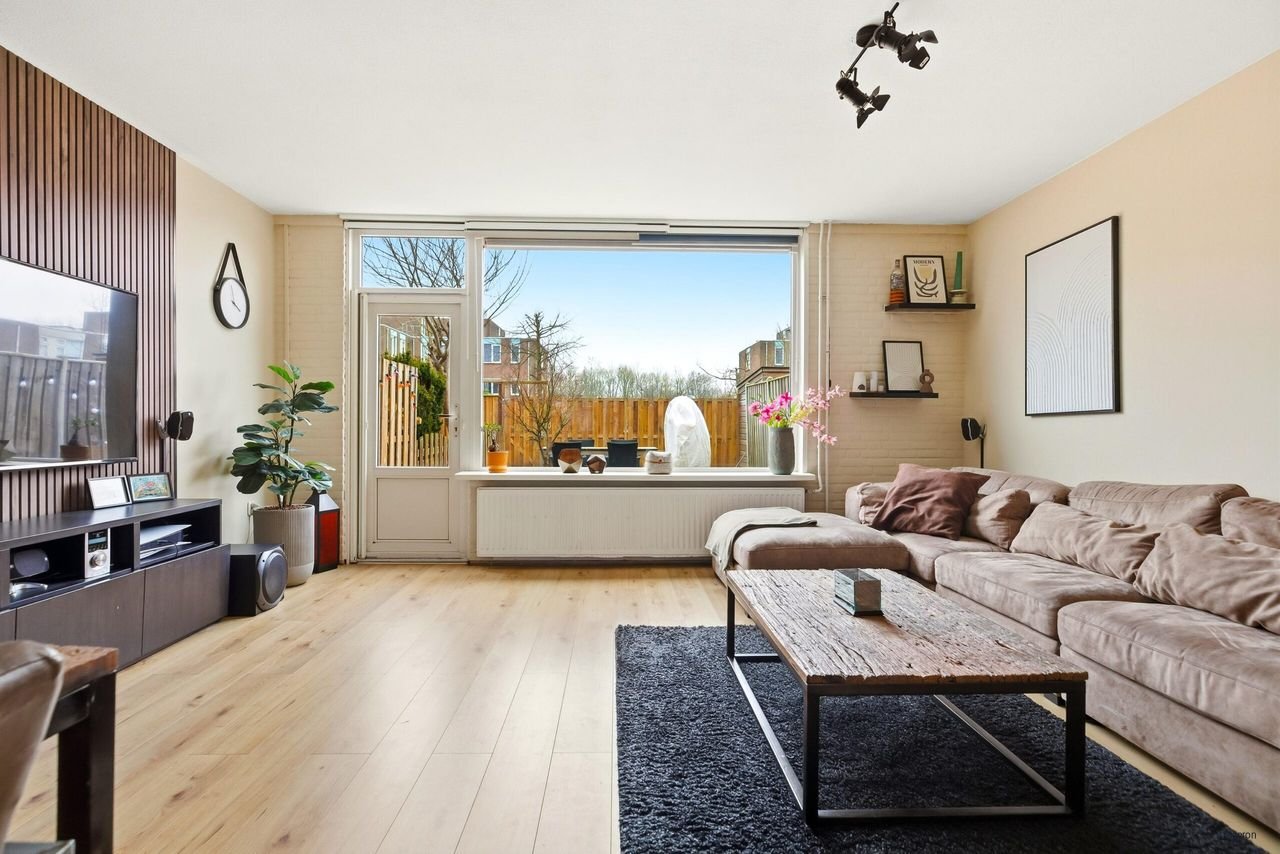 Spacious house with garden 200m from the beach - Image 11