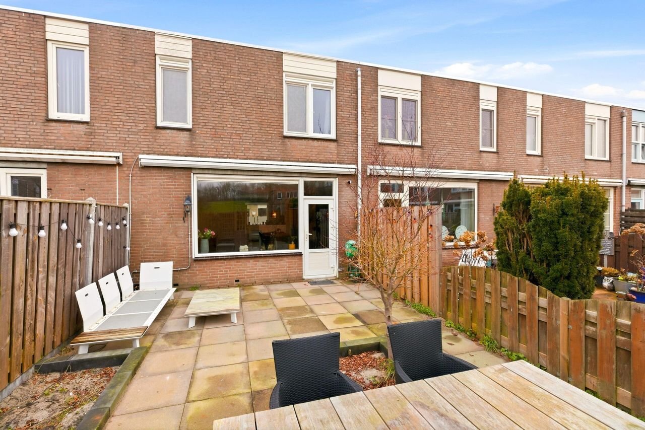 Spacious house with garden 200m from the beach - Image 47