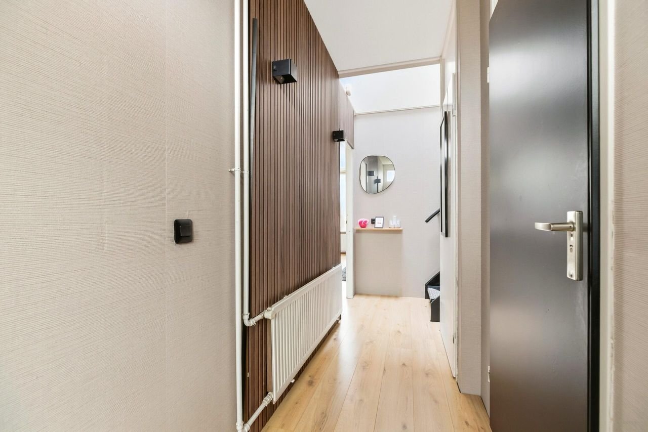 Spacious house with garden 200m from the beach - Image 7