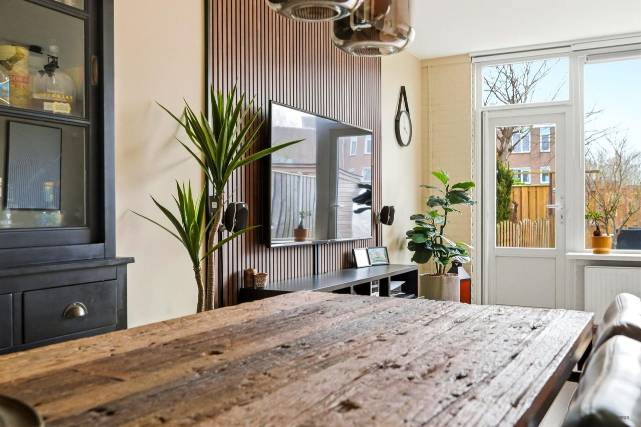 Spacious house with garden 200m from the beach - Image 22