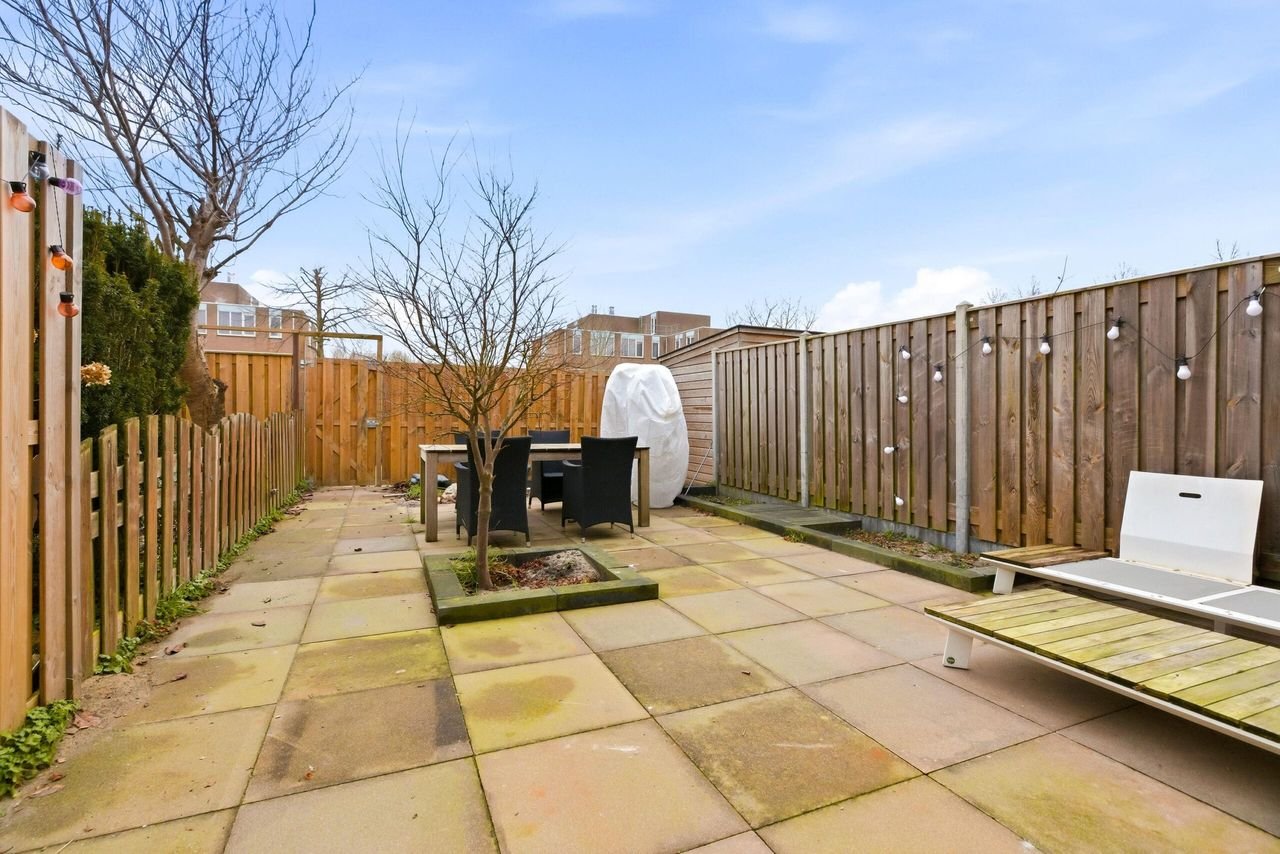 Spacious house with garden 200m from the beach - Image 43