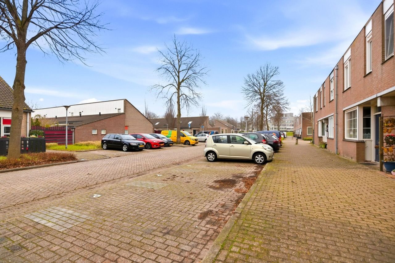 Spacious house with garden 200m from the beach - Image 54