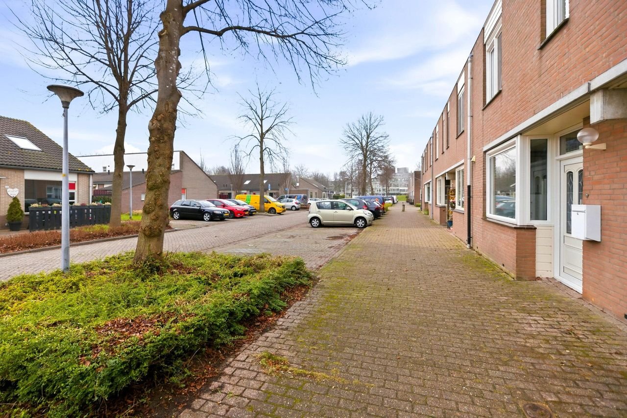 Spacious house with garden 200m from the beach - Image 52