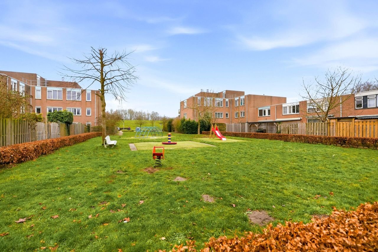 Spacious house with garden 200m from the beach - Image 51