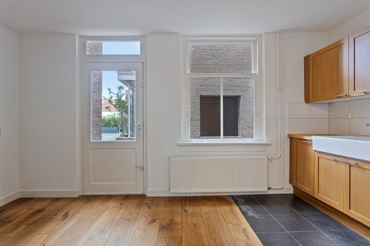 National Monument with terrace in Leiden - Image 6