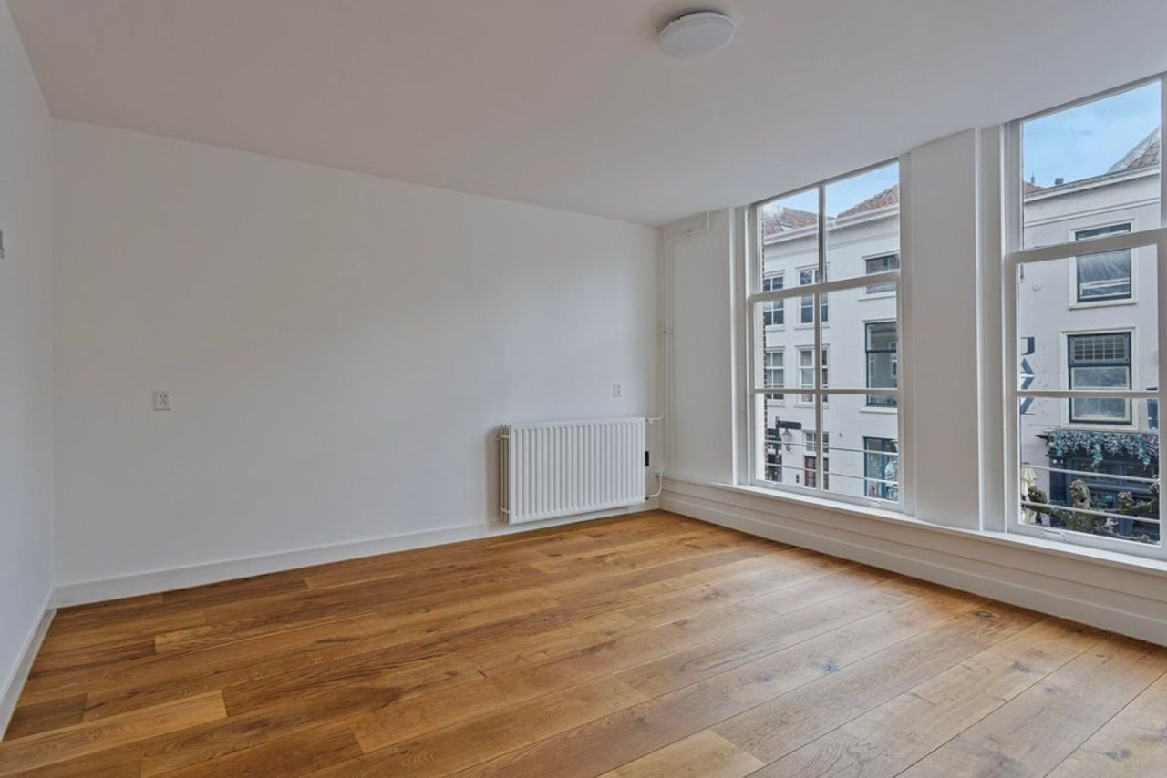 National Monument with terrace in Leiden - Image 5