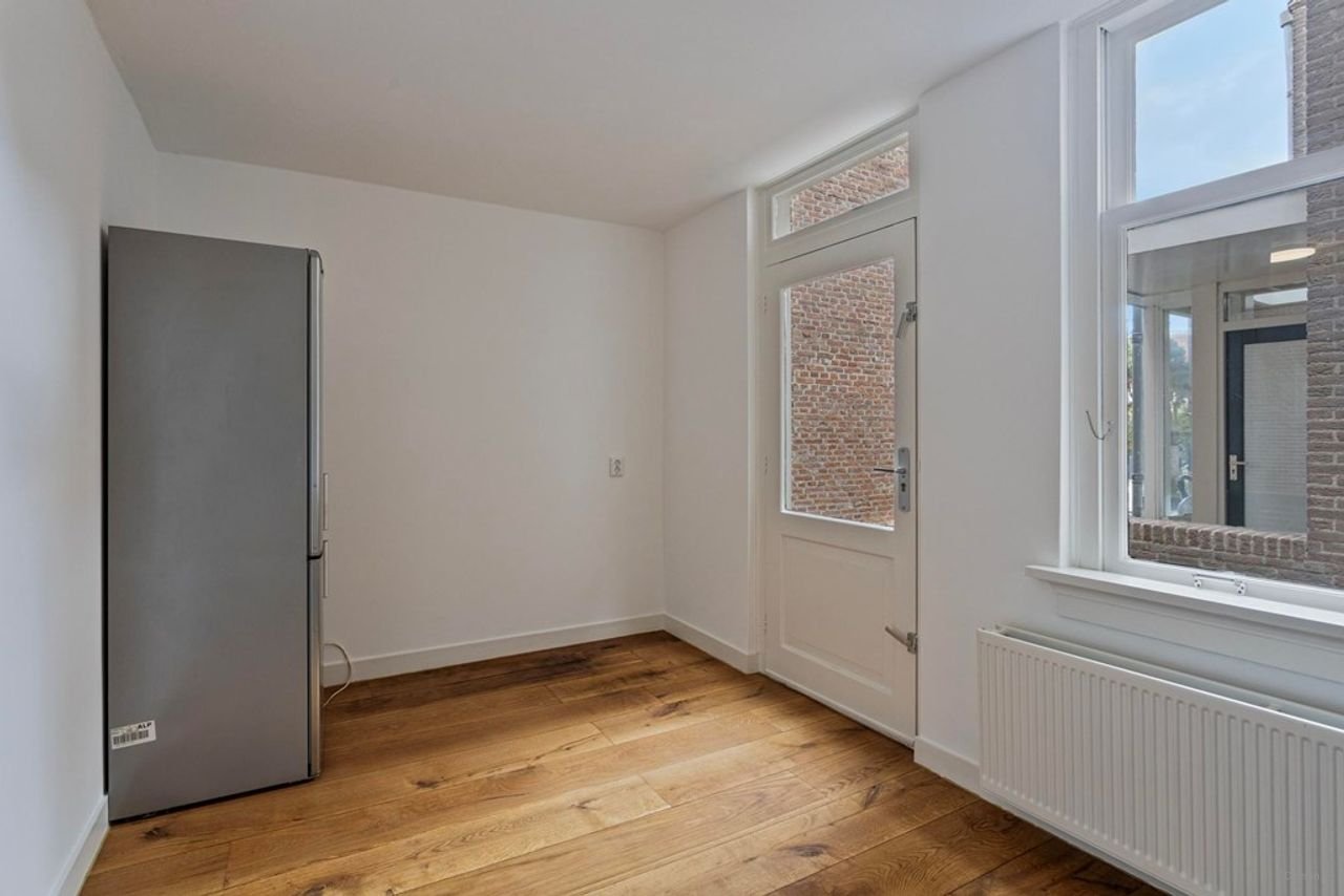 National Monument with terrace in Leiden - Image 8