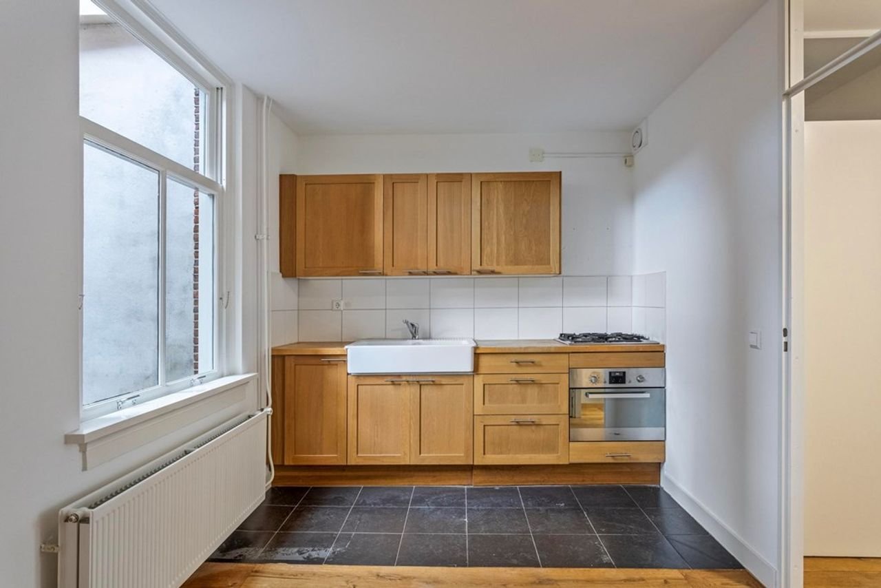 National Monument with terrace in Leiden - Image 7