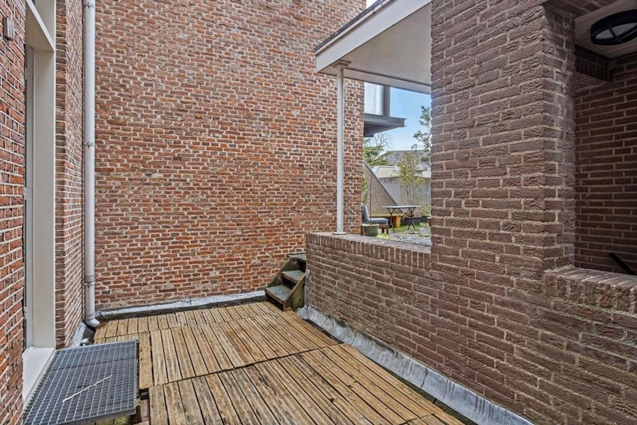 National Monument with terrace in Leiden - Image 10