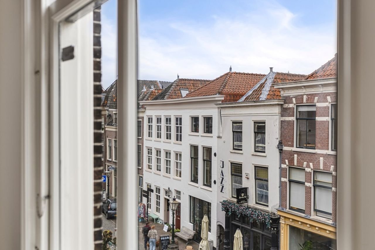 Rijksmonument met parkeerplek in centrum - Afbeelding 10