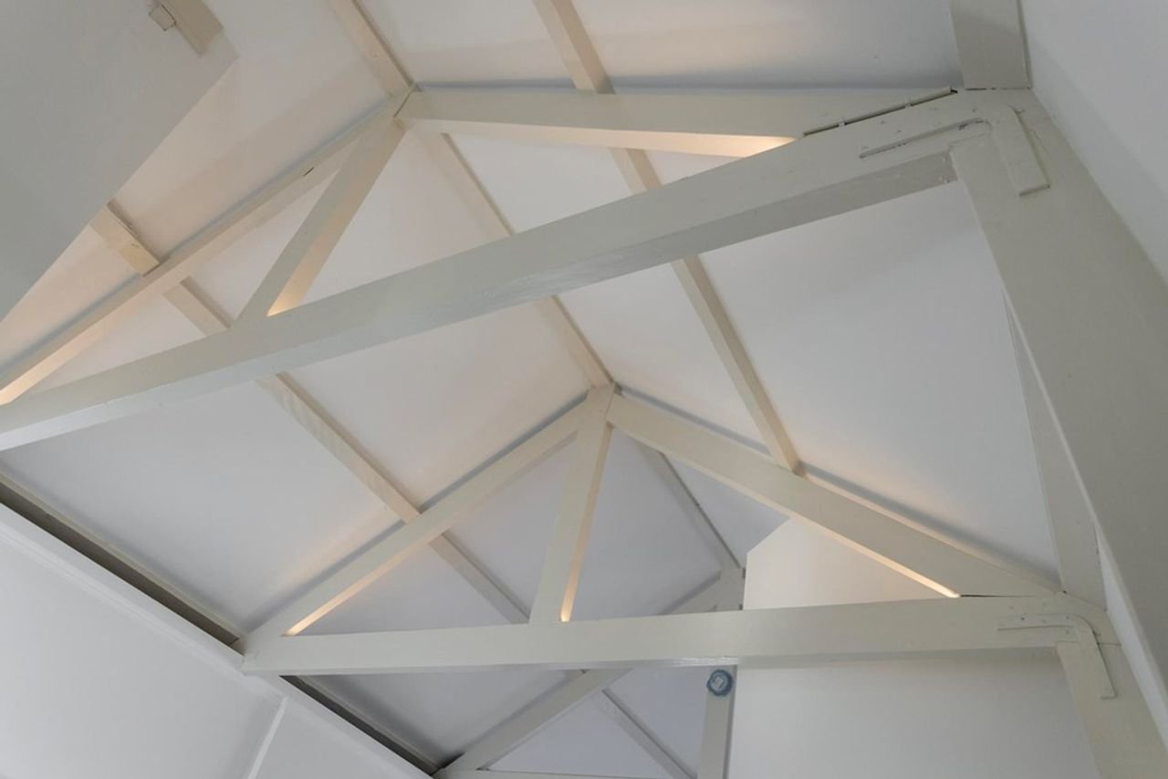 House with stained glass and parking - Image 20