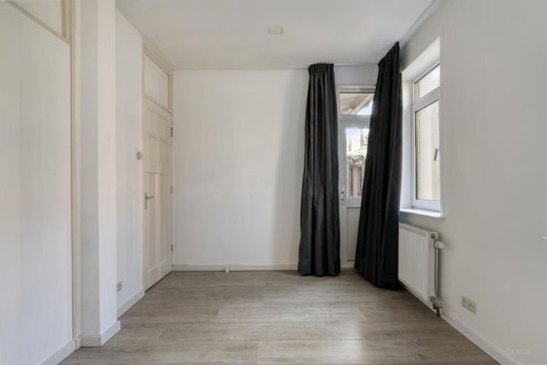 Bright 4-room apartment with balcony - Image 16