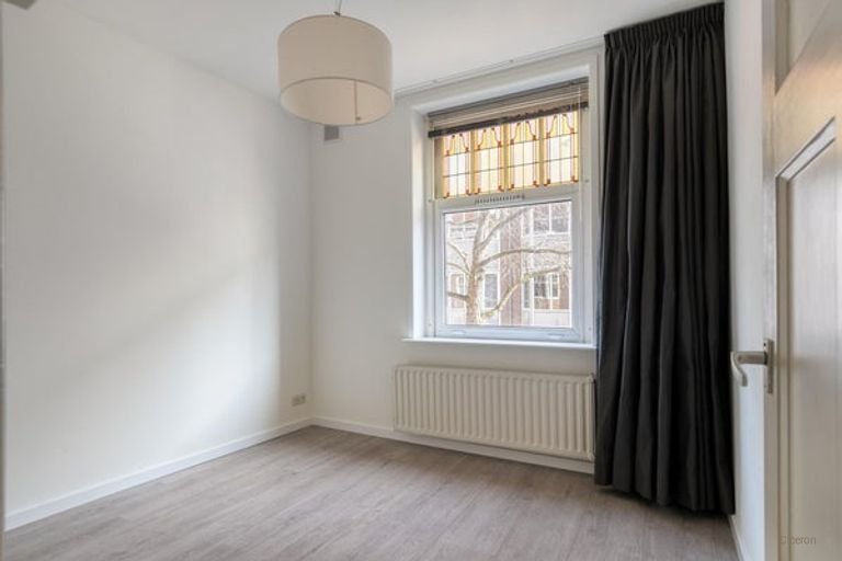 Bright 4-room apartment with balcony - Image 17