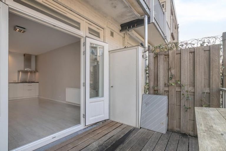 Bright 4-room apartment with balcony - Image 11