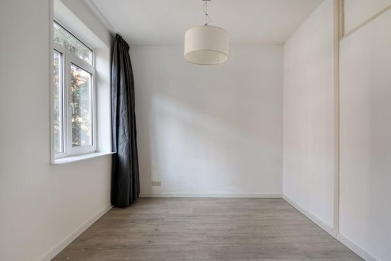 Bright 4-room apartment with balcony - Image 15