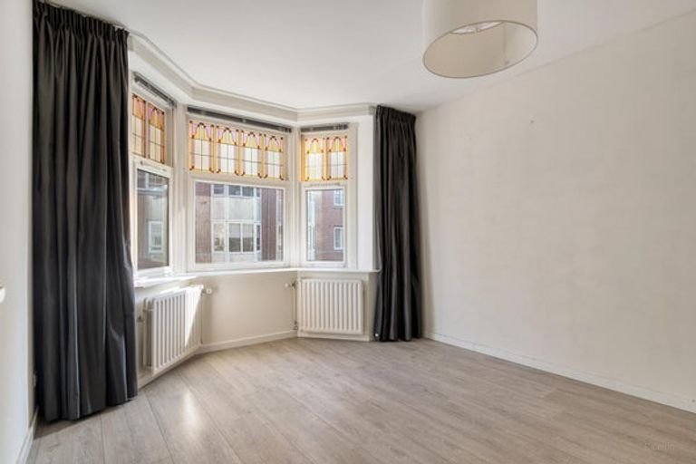 Bright 4-room apartment with balcony - Image 19