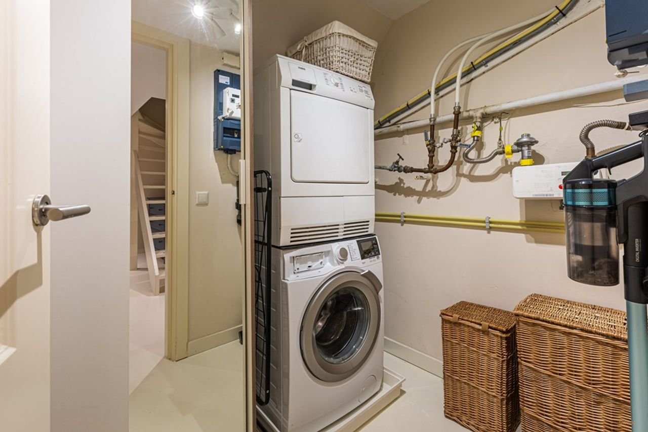 Garden Apartment with Office in Hoofddorppleinbuurt - Image 39