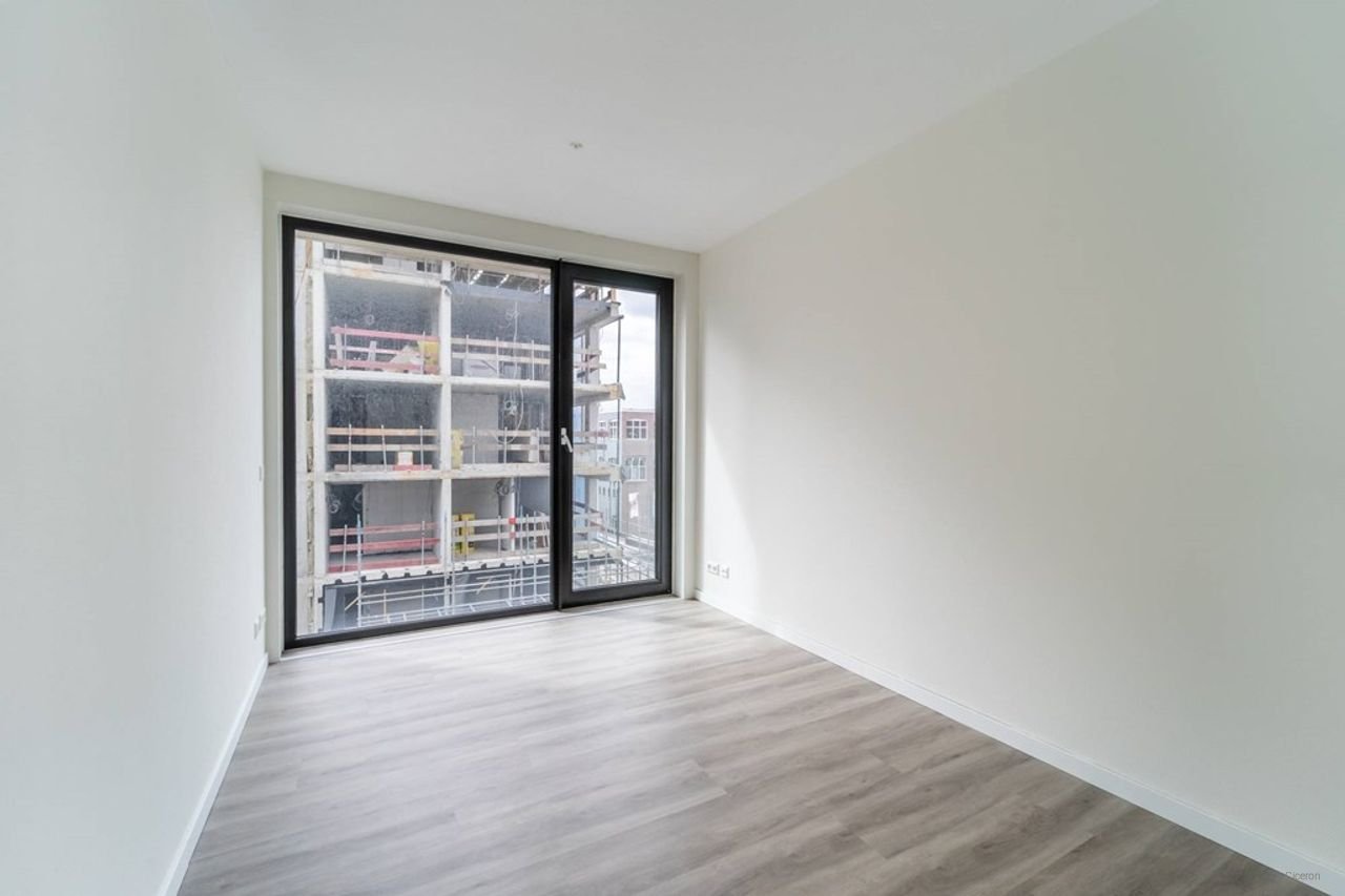 Bright 2-bedroom apartment with west-facing balcony - Image 24