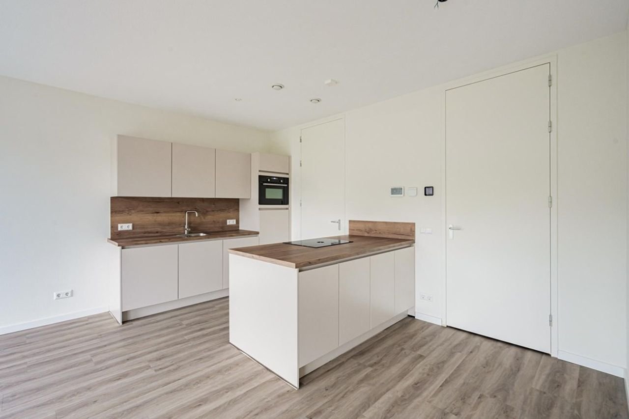 Sustainable living with balcony on Oostenburg - Image 2