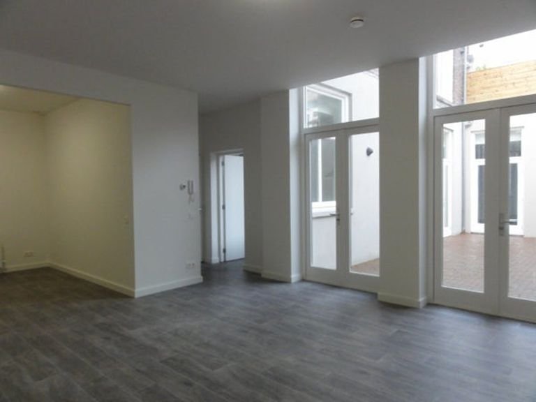 Spacious studio (58m²) in the heart of Den Bosch - Image 4